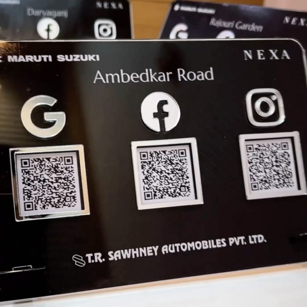 3 QR BlacK Colour Stand